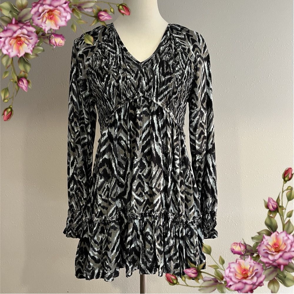 BeachLunchLounge‎ Talia long sleeve v- neck cinched tunic Top
